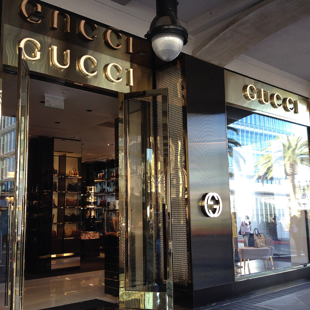 gucci santana row hours