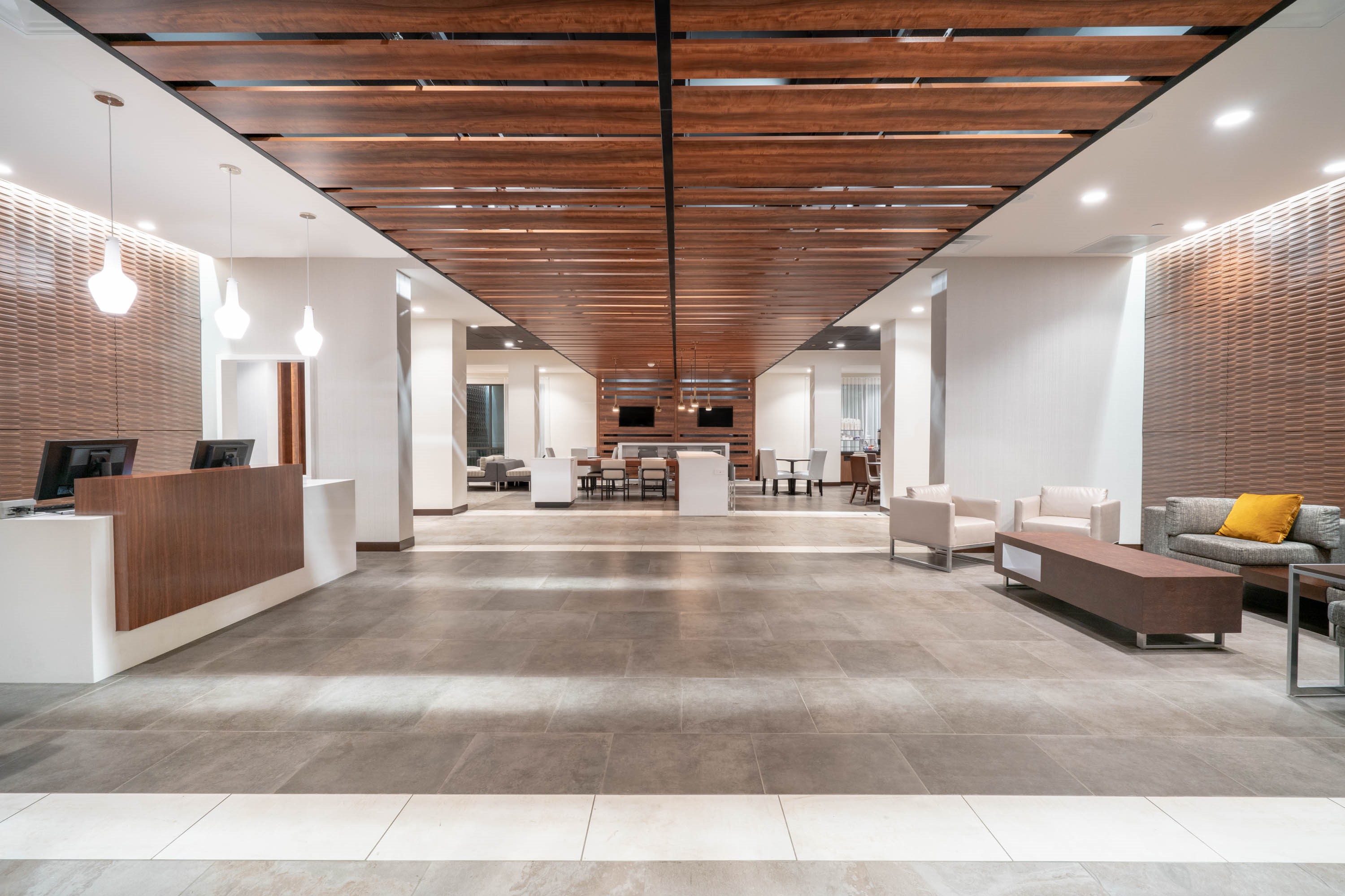 Wingate by Wyndham San Jose lobby