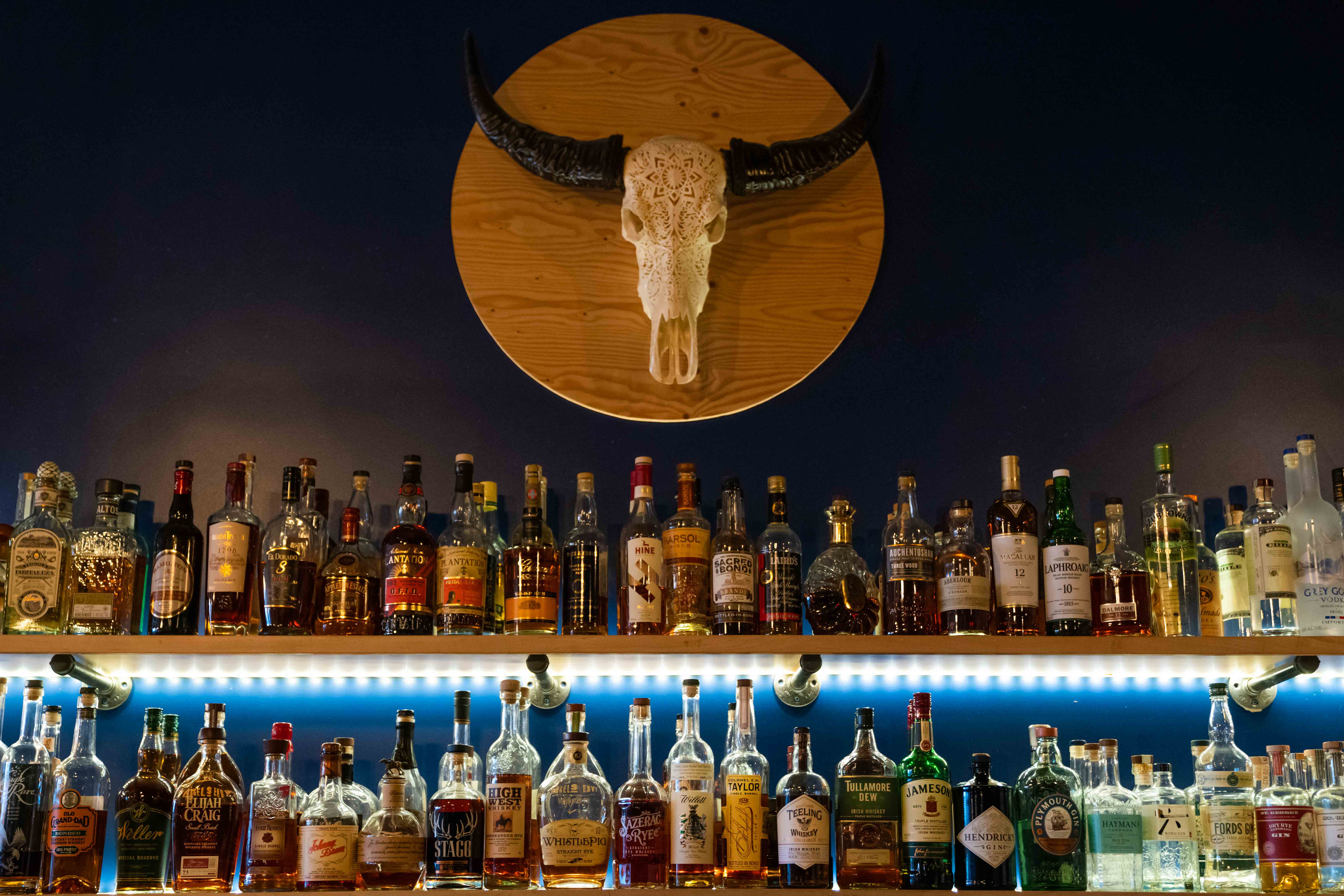 cocktail bar
