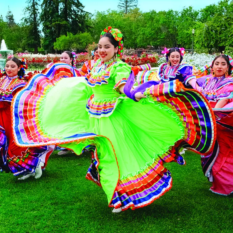 Grupo Folklorico Los Laureles dancing in the Municipal Rose Garden