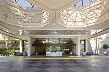 DoubleTree San Jose Main Entrance