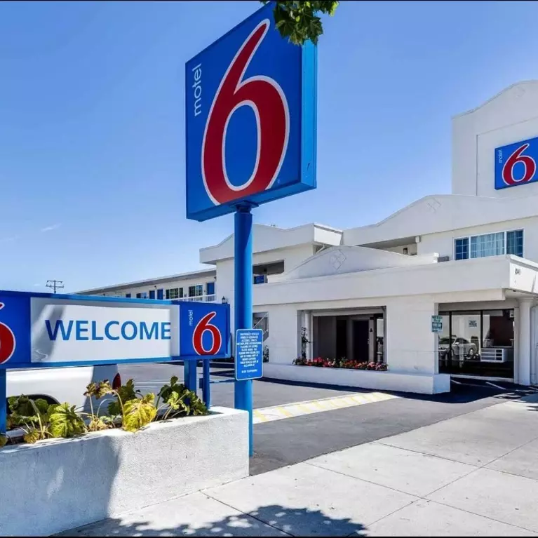 Motel 6 San Jose Convention Center Exterior