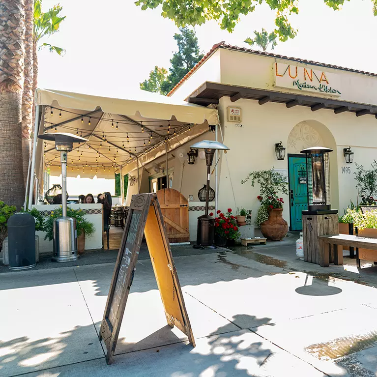 Exterior of LUNA Kitchen on The Alameda