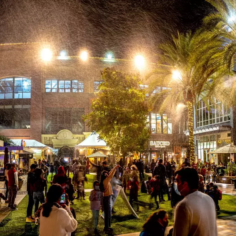 Santana Row Showers